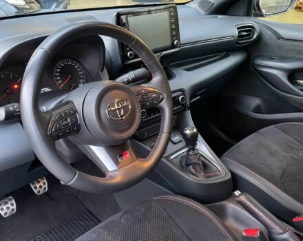 Красный Тойота Ярис, объемом двигателя 1.6 л и пробегом 18 тыс. км за 6500 $, фото 8 на Automoto.ua