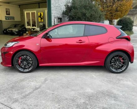 Красный Тойота Ярис, объемом двигателя 1.6 л и пробегом 18 тыс. км за 6500 $, фото 3 на Automoto.ua