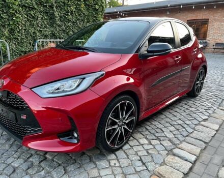 Тойота Яріс 2023 у Ужгороді на Automoto.ua Червоний Тойота Яріс, об'ємом двигуна 1.5 л та пробігом 30 тис. км за 11000 $, фото 2 на Automoto.ua