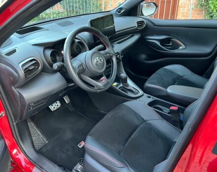 Тойота Яріс 2023 у Ужгороді на Automoto.ua Червоний Тойота Яріс, об'ємом двигуна 1.5 л та пробігом 30 тис. км за 11000 $, фото 8 на Automoto.ua