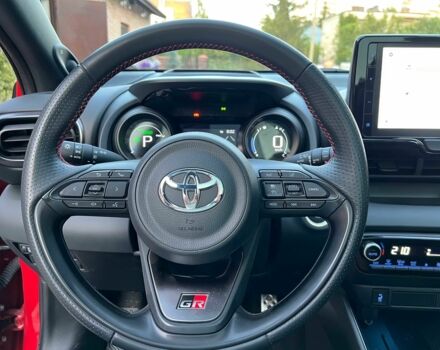 Тойота Яріс 2023 у Ужгороді на Automoto.ua Червоний Тойота Яріс, об'ємом двигуна 1.5 л та пробігом 30 тис. км за 11000 $, фото 9 на Automoto.ua