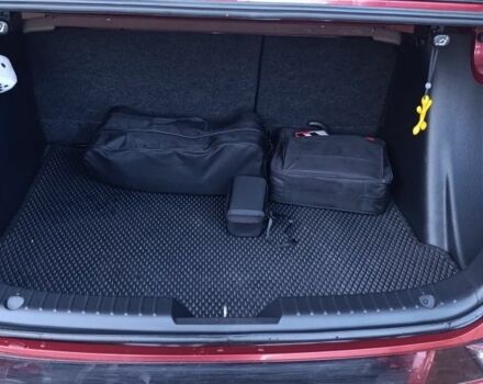 Красный Тойота Ярис, объемом двигателя 1.5 л и пробегом 84 тыс. км за 13200 $, фото 2 на Automoto.ua