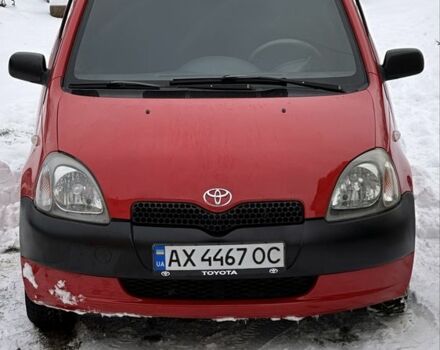 Красный Тойота Ярис, объемом двигателя 1 л и пробегом 310 тыс. км за 2950 $, фото 1 на Automoto.ua