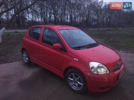 Красный Тойота Ярис, объемом двигателя 1.3 л и пробегом 268 тыс. км за 5500 $, фото 1 на Automoto.ua