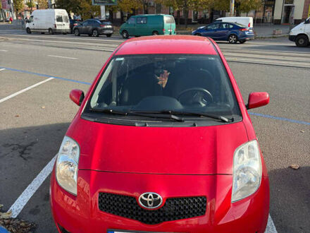 Красный Тойота Ярис, объемом двигателя 1.3 л и пробегом 95 тыс. км за 6500 $, фото 1 на Automoto.ua