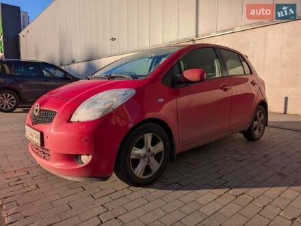 Красный Тойота Ярис, объемом двигателя 1.3 л и пробегом 146 тыс. км за 6500 $, фото 1 на Automoto.ua