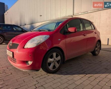 Червоний Тойота Яріс, об'ємом двигуна 1.3 л та пробігом 146 тис. км за 6500 $, фото 1 на Automoto.ua