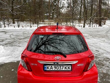 Красный Тойота Ярис, объемом двигателя 1.3 л и пробегом 139 тыс. км за 9700 $, фото 1 на Automoto.ua