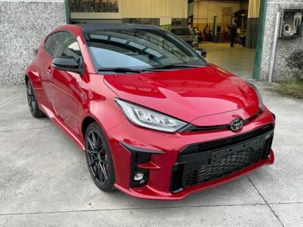 Красный Тойота Ярис, объемом двигателя 1.6 л и пробегом 18 тыс. км за 6500 $, фото 1 на Automoto.ua