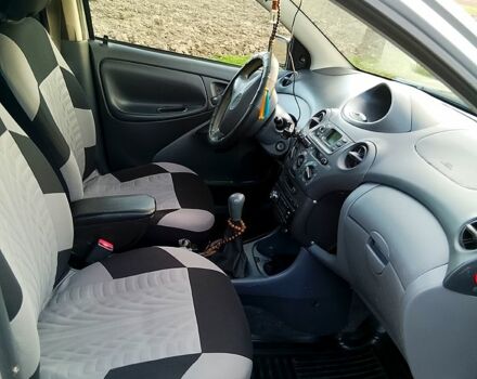 Тойота Ярис, объемом двигателя 1 л и пробегом 0 тыс. км за 3500 $, фото 4 на Automoto.ua