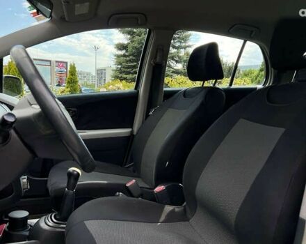 Тойота Ярис, объемом двигателя 1.3 л и пробегом 140 тыс. км за 6000 $, фото 12 на Automoto.ua