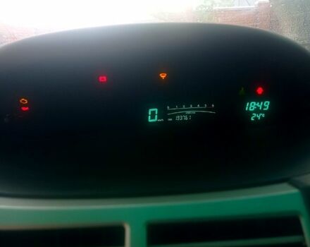 Тойота Ярис, объемом двигателя 1.4 л и пробегом 193 тыс. км за 5800 $, фото 4 на Automoto.ua