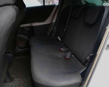 Тойота Ярис, объемом двигателя 1.3 л и пробегом 178 тыс. км за 6100 $, фото 8 на Automoto.ua