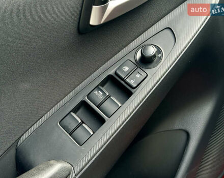 Тойота Ярис, объемом двигателя 1.5 л и пробегом 85 тыс. км за 14500 $, фото 17 на Automoto.ua