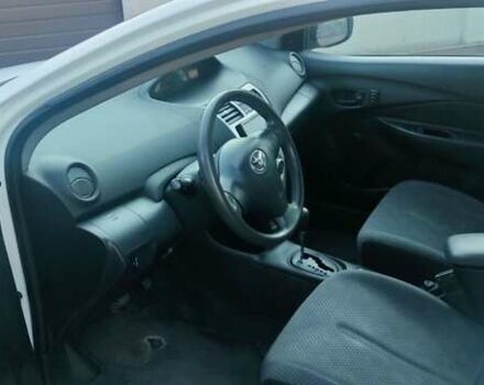 Тойота Ярис, объемом двигателя 1.5 л и пробегом 116 тыс. км за 5600 $, фото 8 на Automoto.ua