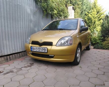 Желтый Тойота Ярис, объемом двигателя 1 л и пробегом 320 тыс. км за 2700 $, фото 1 на Automoto.ua