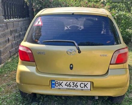 Желтый Тойота Ярис, объемом двигателя 1 л и пробегом 300 тыс. км за 2700 $, фото 1 на Automoto.ua