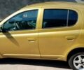 Желтый Тойота Ярис, объемом двигателя 1.3 л и пробегом 275 тыс. км за 2950 $, фото 4 на Automoto.ua