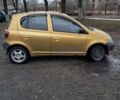 Желтый Тойота Ярис, объемом двигателя 1 л и пробегом 230 тыс. км за 3000 $, фото 1 на Automoto.ua