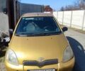 Желтый Тойота Ярис, объемом двигателя 1 л и пробегом 300 тыс. км за 2000 $, фото 1 на Automoto.ua