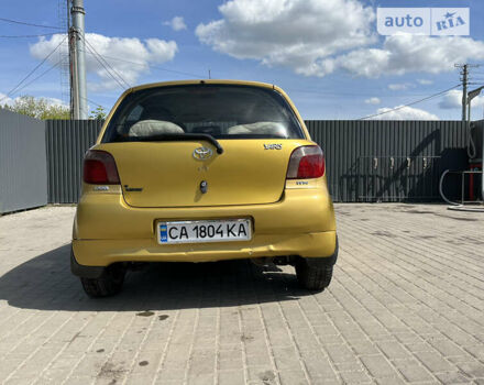 Желтый Тойота Ярис, объемом двигателя 1.3 л и пробегом 250 тыс. км за 3500 $, фото 19 на Automoto.ua