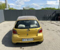 Желтый Тойота Ярис, объемом двигателя 1.3 л и пробегом 250 тыс. км за 3500 $, фото 20 на Automoto.ua