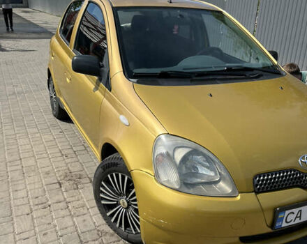Желтый Тойота Ярис, объемом двигателя 1.3 л и пробегом 250 тыс. км за 3500 $, фото 24 на Automoto.ua