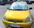 Желтый Тойота Ярис, объемом двигателя 1.3 л и пробегом 250 тыс. км за 3500 $, фото 2 на Automoto.ua