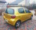Желтый Тойота Ярис, объемом двигателя 1.3 л и пробегом 250 тыс. км за 3700 $, фото 3 на Automoto.ua