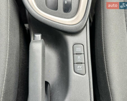 Тойота Ярис 2021 в Киеве на Automoto.ua Желтый Тойота Ярис, объемом двигателя 1.5 л и пробегом 129 тыс. км за 17500 $, фото 18 на Automoto.ua