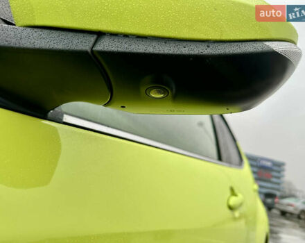 Желтый Тойота Ярис, объемом двигателя 1.5 л и пробегом 120 тыс. км за 16400 $, фото 29 на Automoto.ua