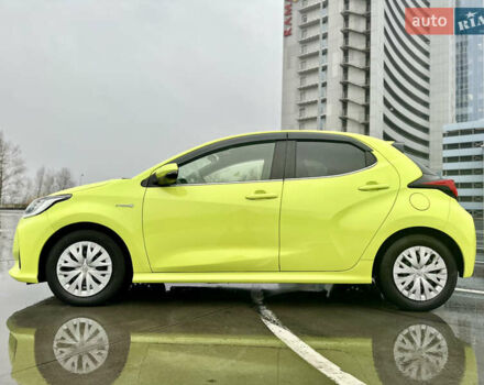 Желтый Тойота Ярис, объемом двигателя 1.5 л и пробегом 120 тыс. км за 16400 $, фото 3 на Automoto.ua