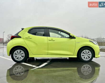 Желтый Тойота Ярис, объемом двигателя 1.5 л и пробегом 120 тыс. км за 16400 $, фото 4 на Automoto.ua