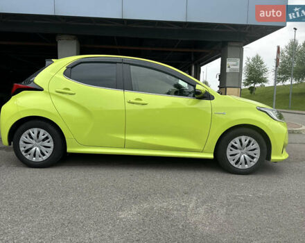 Жовтий Тойота Яріс, об'ємом двигуна 1.5 л та пробігом 129 тис. км за 18000 $, фото 4 на Automoto.ua