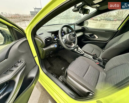 Желтый Тойота Ярис, объемом двигателя 1.5 л и пробегом 120 тыс. км за 16400 $, фото 8 на Automoto.ua