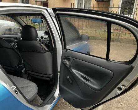 Серый Тойота Ярис, объемом двигателя 1 л и пробегом 300 тыс. км за 2000 $, фото 8 на Automoto.ua