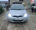 Серый Тойота Ярис, объемом двигателя 1 л и пробегом 250 тыс. км за 2150 $, фото 3 на Automoto.ua