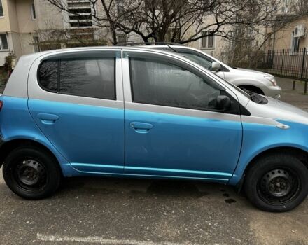 Серый Тойота Ярис, объемом двигателя 1 л и пробегом 300 тыс. км за 2000 $, фото 2 на Automoto.ua