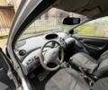 Серый Тойота Ярис, объемом двигателя 1 л и пробегом 300 тыс. км за 2000 $, фото 4 на Automoto.ua