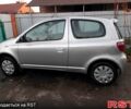 Серый Тойота Ярис, объемом двигателя 1 л и пробегом 110 тыс. км за 2200 $, фото 1 на Automoto.ua