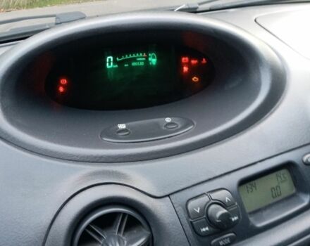 Серый Тойота Ярис, объемом двигателя 1 л и пробегом 186 тыс. км за 3500 $, фото 5 на Automoto.ua