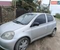 Серый Тойота Ярис, объемом двигателя 1.3 л и пробегом 280 тыс. км за 4600 $, фото 1 на Automoto.ua