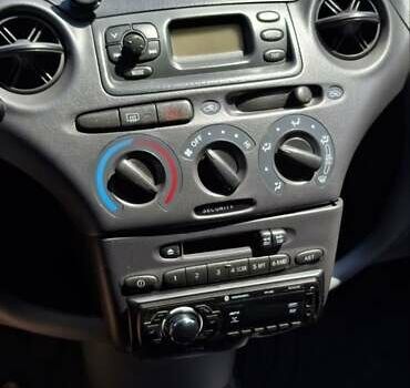 Сірий Тойота Яріс, об'ємом двигуна 1 л та пробігом 253 тис. км за 2900 $, фото 16 на Automoto.ua