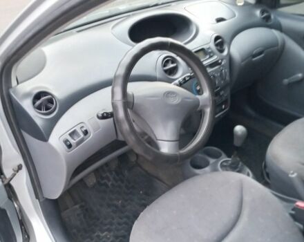 Серый Тойота Ярис, объемом двигателя 1 л и пробегом 186 тыс. км за 3500 $, фото 6 на Automoto.ua