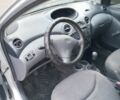 Серый Тойота Ярис, объемом двигателя 1 л и пробегом 186 тыс. км за 3500 $, фото 6 на Automoto.ua