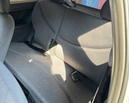 Сірий Тойота Яріс, об'ємом двигуна 1 л та пробігом 173 тис. км за 3800 $, фото 9 на Automoto.ua