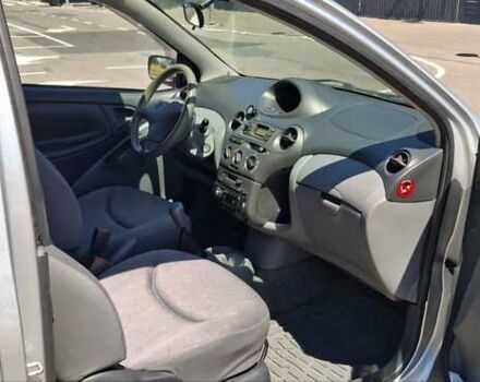 Сірий Тойота Яріс, об'ємом двигуна 1 л та пробігом 253 тис. км за 2900 $, фото 4 на Automoto.ua