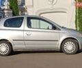 Серый Тойота Ярис, объемом двигателя 1 л и пробегом 270 тыс. км за 2800 $, фото 1 на Automoto.ua