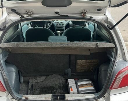 Серый Тойота Ярис, объемом двигателя 1.3 л и пробегом 192 тыс. км за 3200 $, фото 14 на Automoto.ua