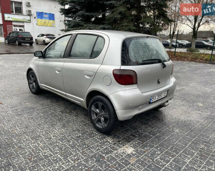 Серый Тойота Ярис, объемом двигателя 1.3 л и пробегом 239 тыс. км за 2600 $, фото 4 на Automoto.ua